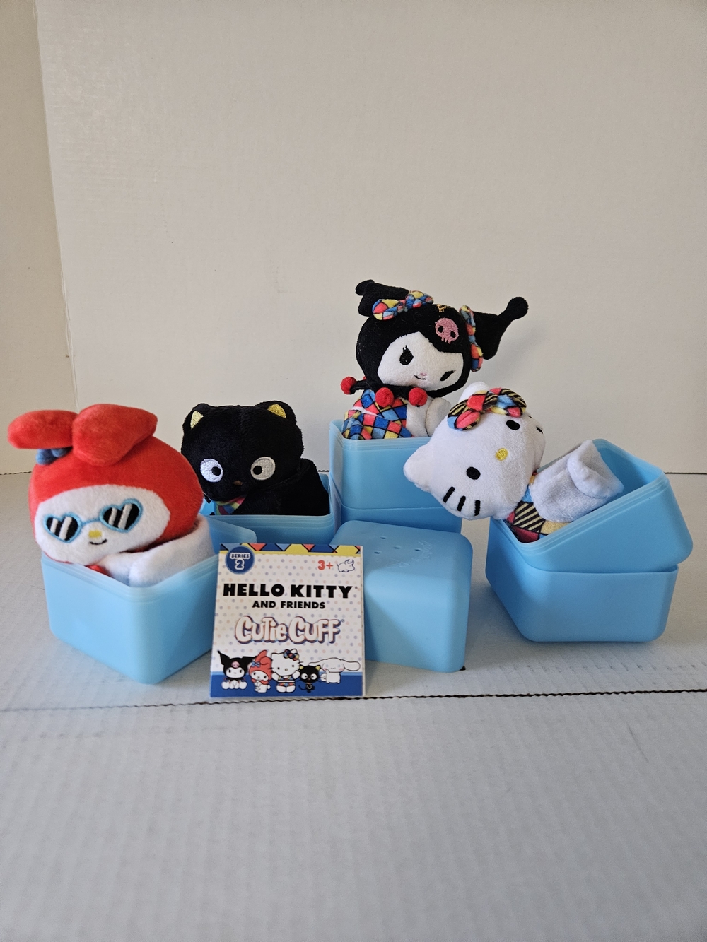 HELLO KITTY Cutie Cuff Plush Set of 4